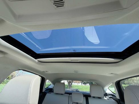 Used 2017 Ford Focus Titanium w/ Titanium Technology Package image 16