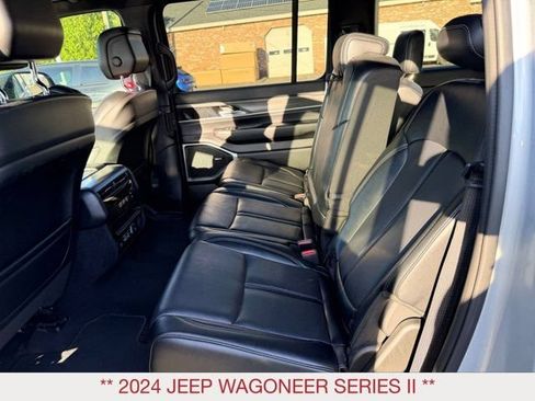 Certified 2024 Jeep Wagoneer Series II w/ Flexible Seating Group AWD/4WD image 26