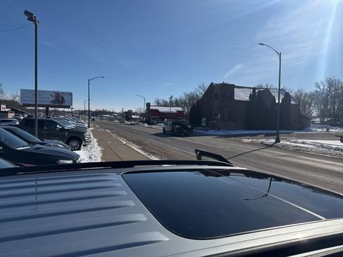 Used 2021 Ford Explorer XLT w/ Equipment Group 202A image 17