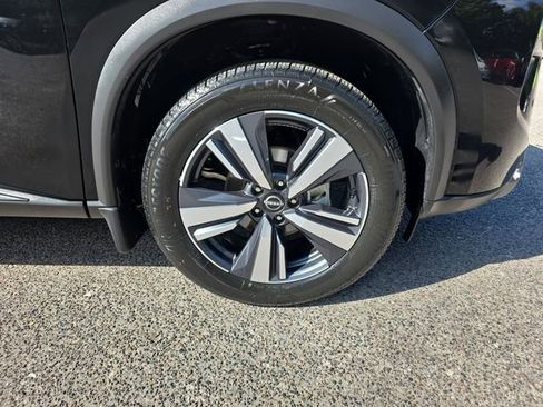 Used 2025 Nissan Rogue SL FWD image 13