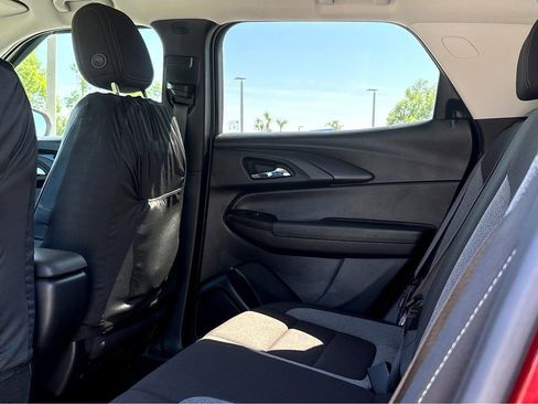 Used 2023 Chevrolet TrailBlazer LT FWD image 16