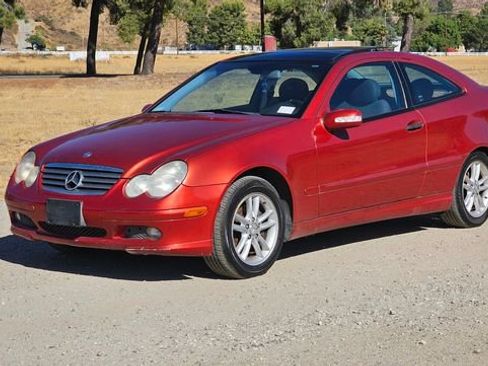 Used 2002 Mercedes-Benz C 230 Coupe image 2