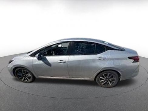 Used 2025 Nissan Versa SV image 4