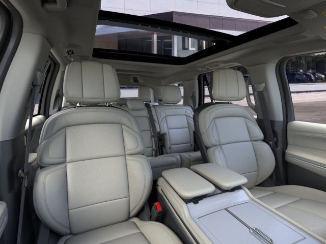 New 2026 Lincoln Navigator Reserve AWD/4WD image 10