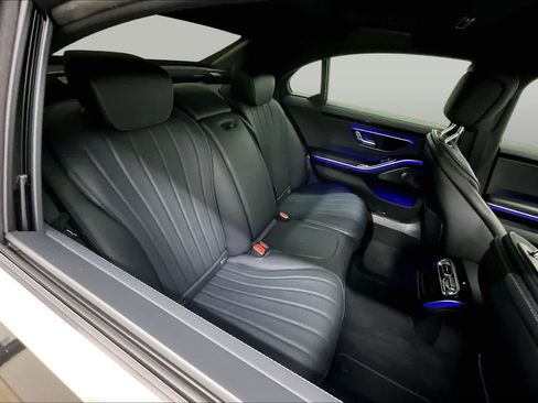 Used 2025 Mercedes-Benz S 500 4MATIC image 19