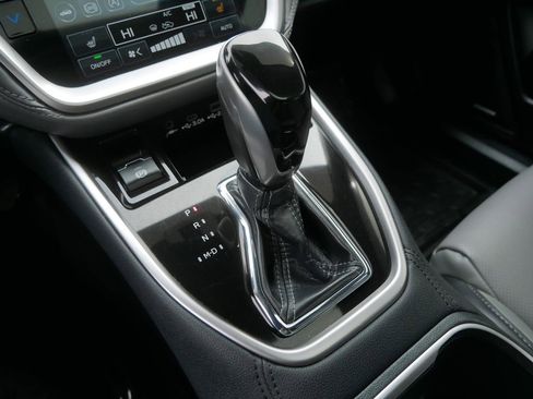 Used 2024 Subaru Outback Limited image 25