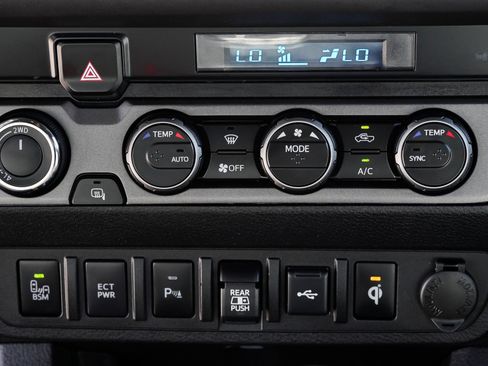 Certified 2023 Toyota Tacoma TRD Off-Road w/ Technology Package AWD/4WD image 36