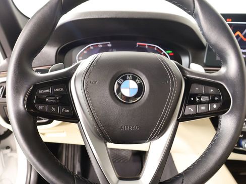 Used 2023 BMW 530i w/ Premium Package image 3