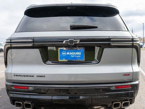 Used 2024 Chevrolet Traverse RS w/ LPO, Floor Liner Package image 7