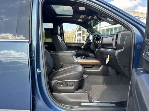 Used 2024 Chevrolet Silverado 2500 High Country w/ High Country Premium Package image 33