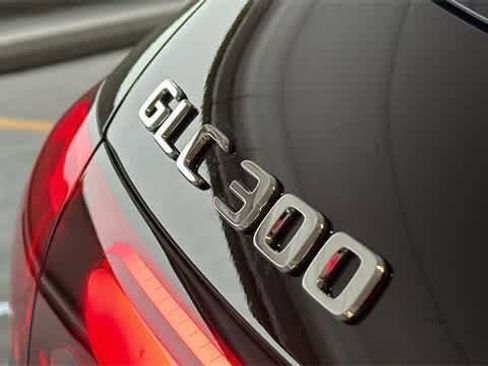 Certified 2025 Mercedes-Benz GLC 300 4MATIC image 10