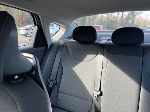 Used 2025 Kia K4 LXS image 37