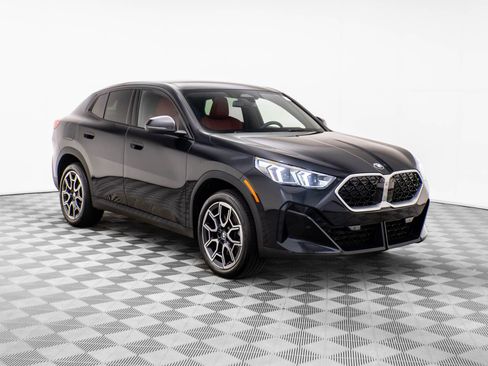 Certified 2025 BMW X2 xDrive28i image 7