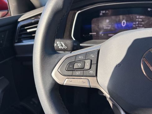 Used 2022 Volkswagen Jetta SE image 22