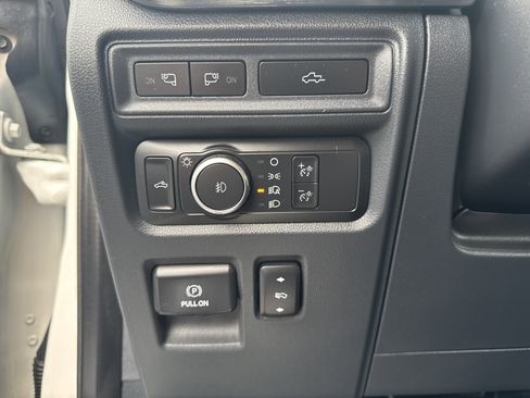 Used 2022 Ford F150 Lariat w/ Equipment Group 502A High image 36