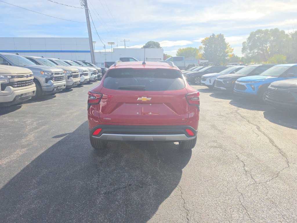 New 2026 Chevrolet Trax LT w/ Driver Confidence Package FWD image 6