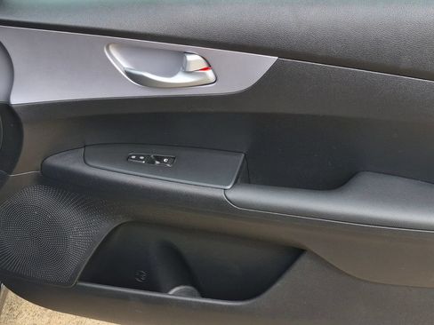 Used 2024 Kia Forte LXS FWD image 31