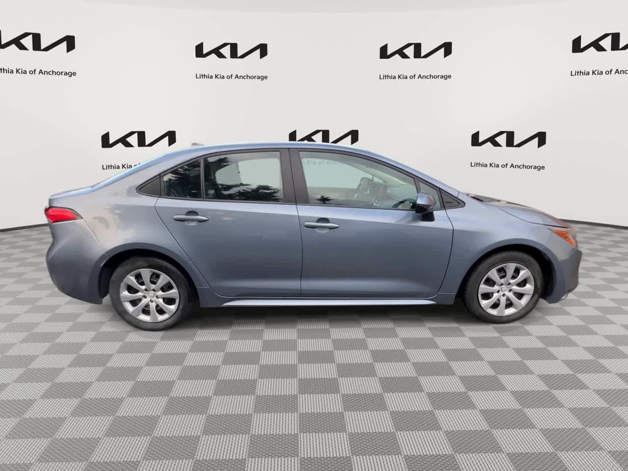 Used 2023 Toyota Corolla LE FWD image 4
