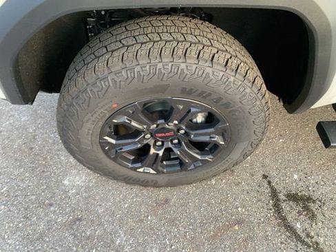 New 2025 GMC Canyon Elevation w/ Convenience Package image 11