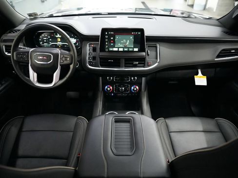 Used 2024 GMC Yukon SLT w/ SLT Luxury Package AWD/4WD image 37