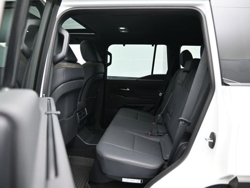 Used 2024 Lexus GX 550 GX 550 Overtrail+ image 11