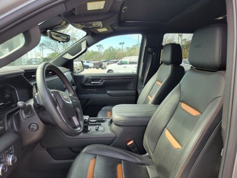 Used 2024 GMC Sierra 1500 AT4 w/ Technology Package image 11