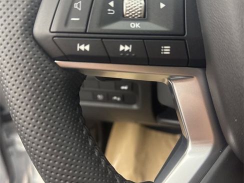 New 2025 Mitsubishi Outlander SE image 22