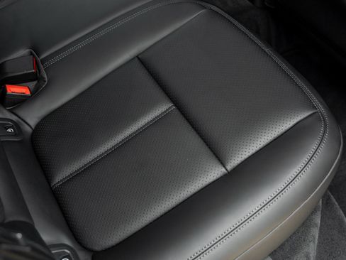 New 2026 Porsche Macan image 39