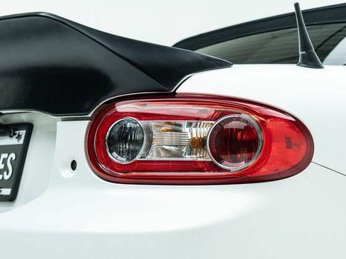 Used 2015 MAZDA MX-5 Miata Club RWD image 15