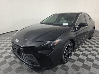 Used 2025 Toyota Camry XLE FWD image 1