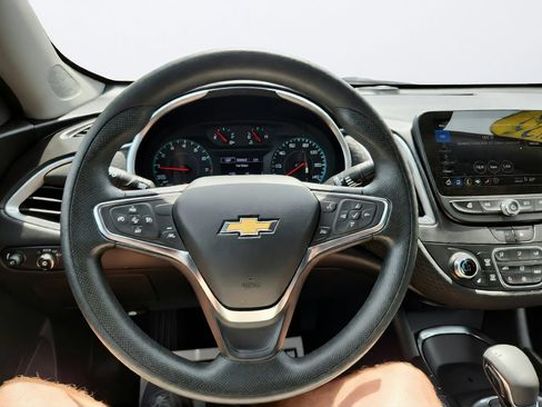 Used 2025 Chevrolet Malibu LT FWD image 14