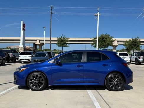 Used 2025 Toyota Corolla XSE FWD image 9