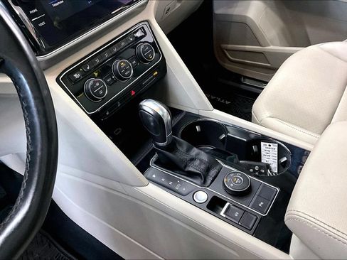 Used 2019 Volkswagen Atlas SEL AWD/4WD image 18