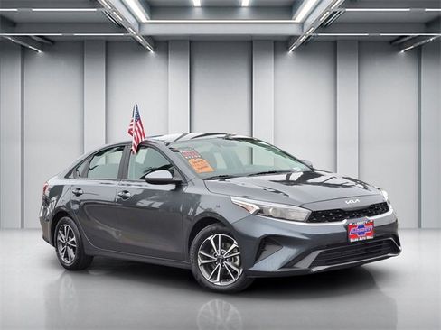 Used 2023 Kia Forte LXS image 1