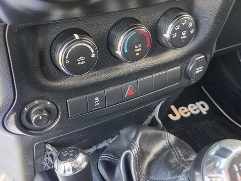 Used 2012 Jeep Wrangler Sport AWD/4WD image 36