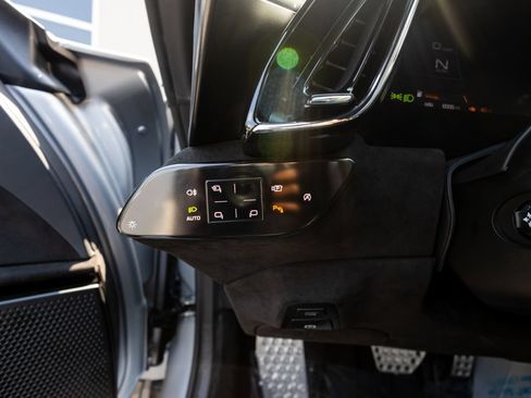 Used 2022 Ferrari Roma RWD image 28