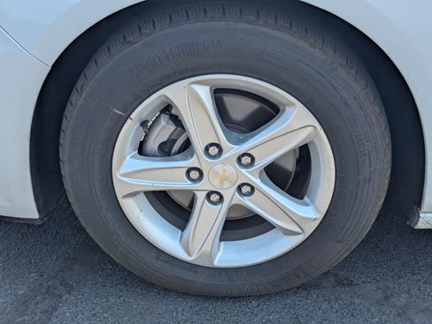Used 2024 Chevrolet Malibu LT FWD image 13