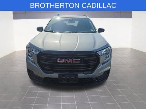 Used 2023 GMC Terrain SLE w/ Driver Convenience Package AWD/4WD image 3