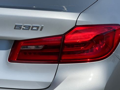 Used 2020 BMW 530i w/ Premium Package RWD image 32