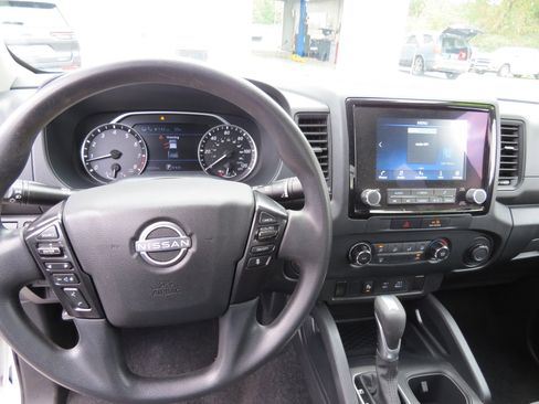 Used 2022 Nissan Frontier S w/ Technology Package image 18