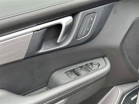 Certified 2025 Buick Enclave Preferred image 19