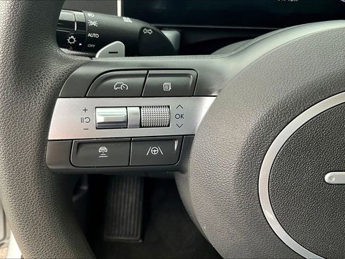 Used 2025 Hyundai Sonata SEL FWD image 12