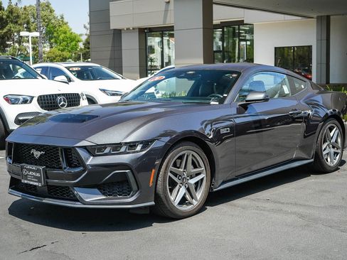 Used 2024 Ford Mustang GT Premium RWD image 3