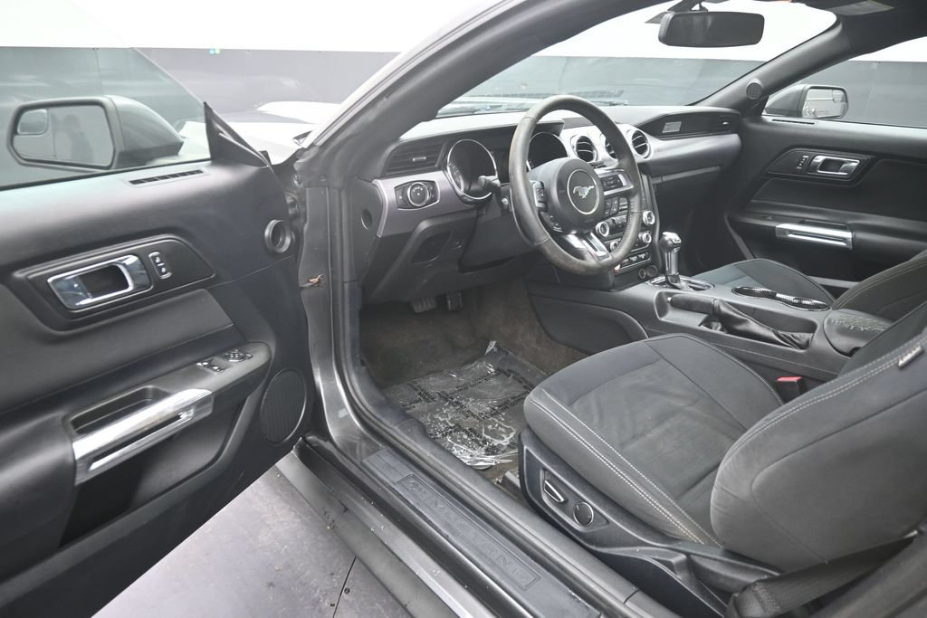 Used 2017 Ford Mustang Coupe RWD image 10