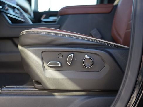 Used 2024 GMC Sierra 3500 Denali Ultimate image 18