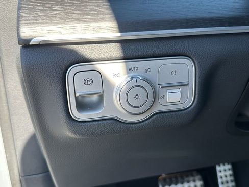 Certified 2025 Mercedes-Benz GLS 450 4MATIC image 36