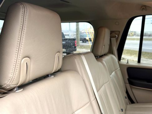 Used 2016 Lincoln Navigator Reserve image 11