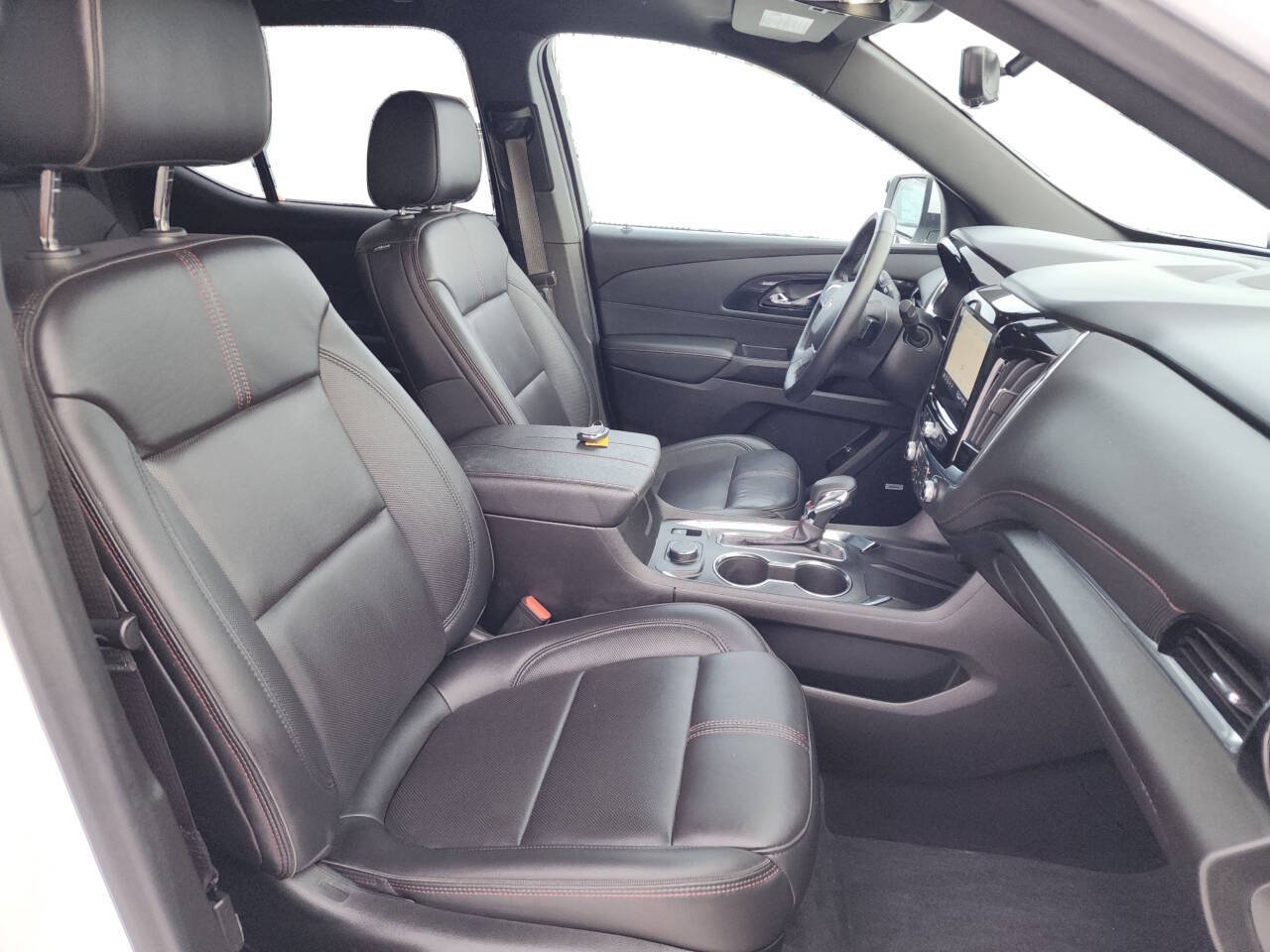 Used 2023 Chevrolet Traverse RS FWD image 42