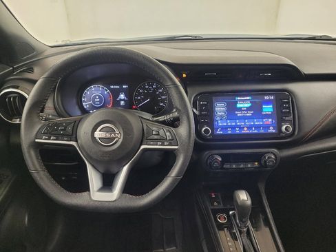 Used 2022 Nissan Kicks SR w/ Interior Electronics Package FWD image 22