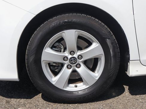 Used 2019 Toyota Sienna LE image 42